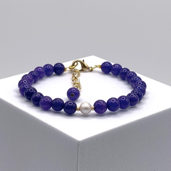 Beautiful Blue Jade Bracelet - Picture 4 of 15